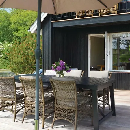 Feriehus Three-bedroom In Blåvand