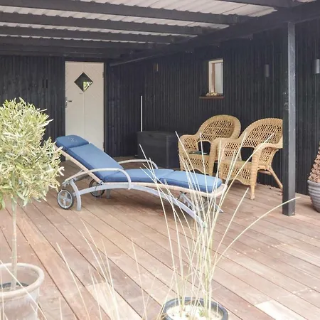 Сasa de vacaciones Three-bedroom In *
