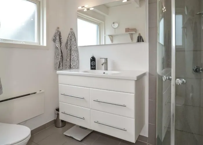 Three-bedroom In Feriehus